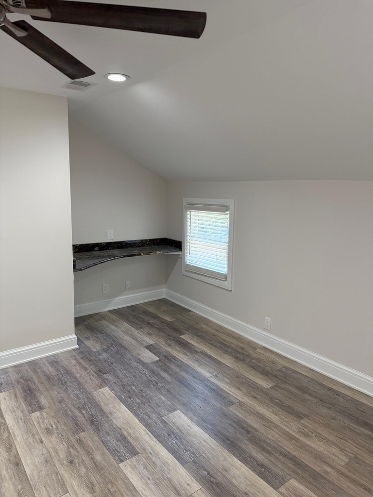 627 N River - Photo 8