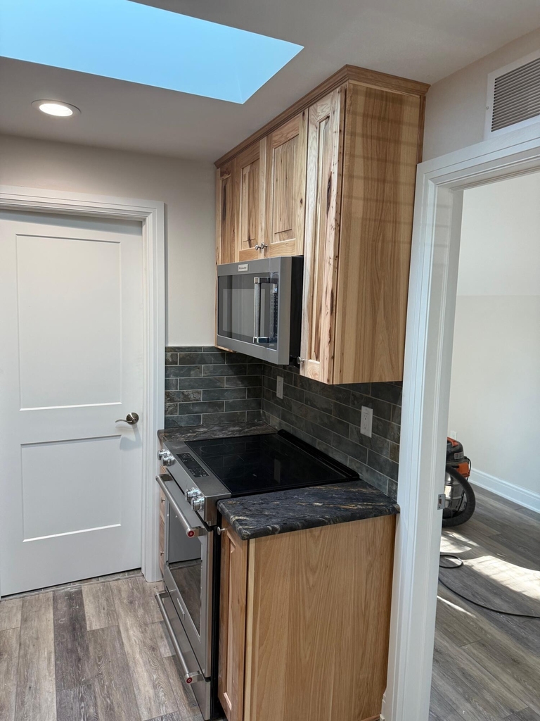 627 N River - Photo 10