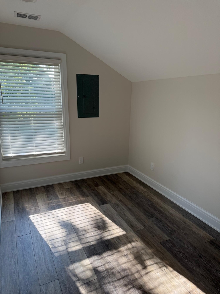 627 N River - Photo 11