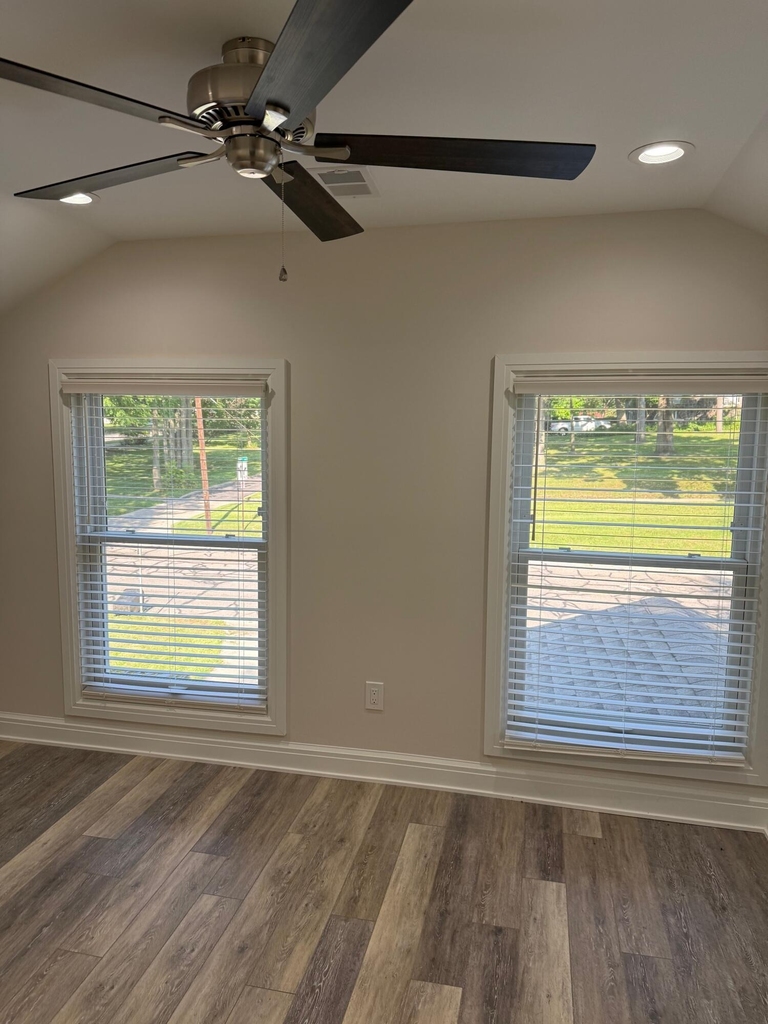 627 N River - Photo 4