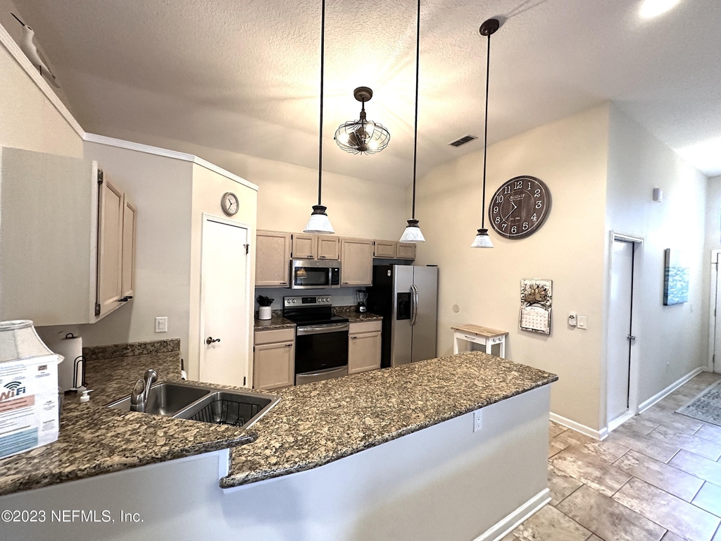 1624 Roberts Drive - Photo 2