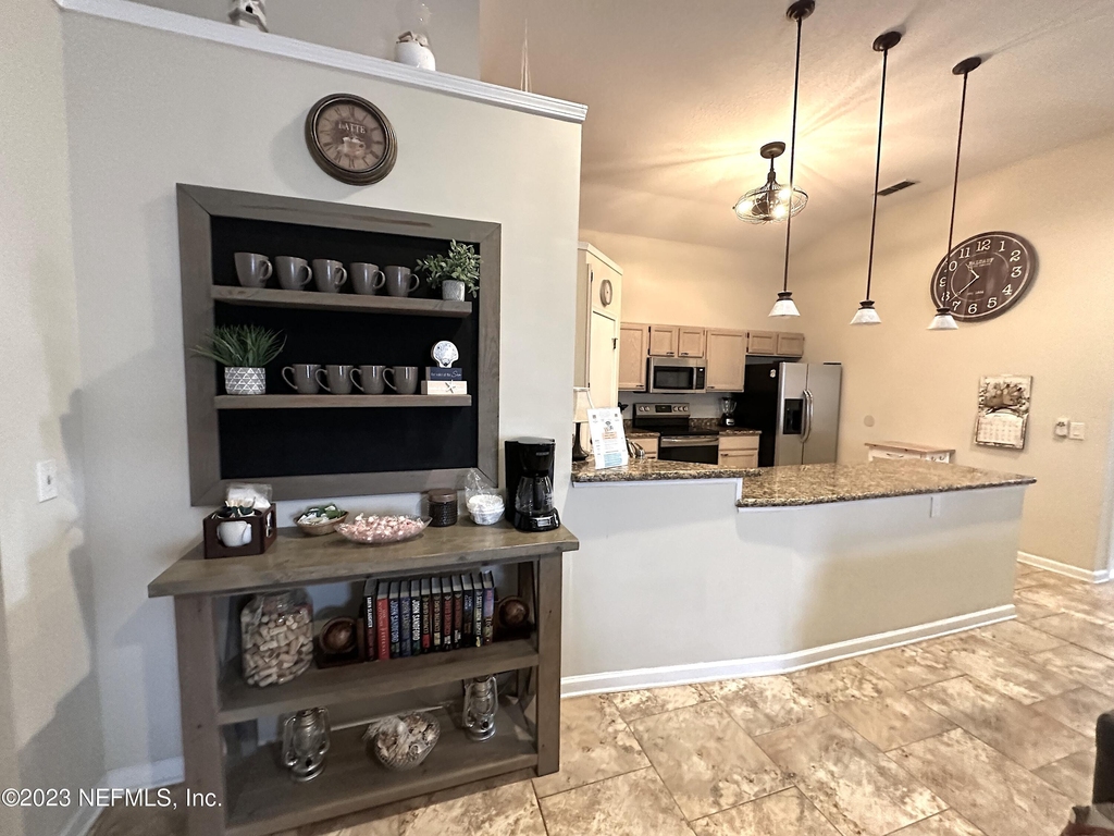 1624 Roberts Drive - Photo 3