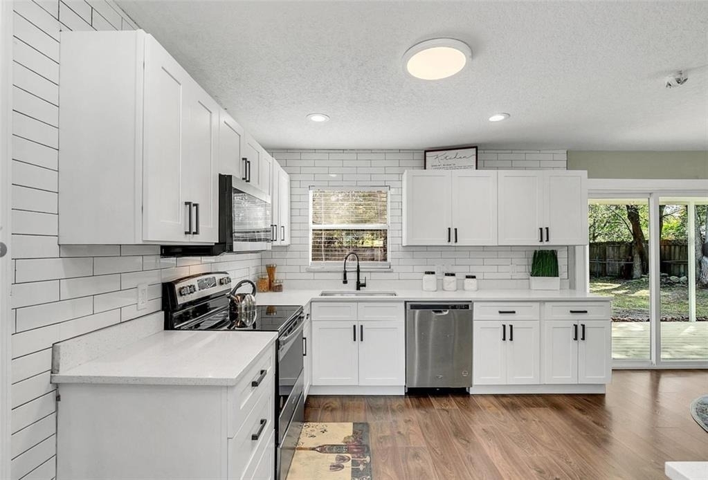 10420 Groton Street - Photo 3