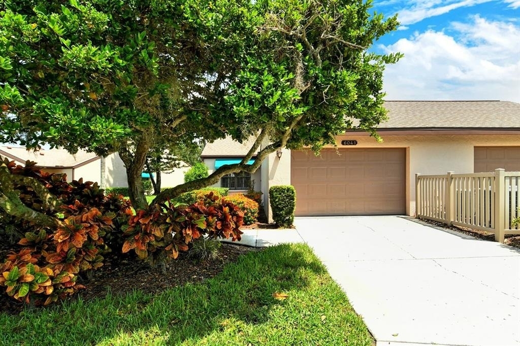 6041 Clubside Drive - Photo 2