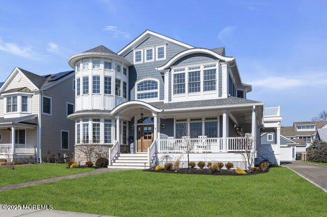 308 Pennsylvania Avenue - Photo 1