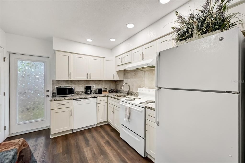 618 S Osprey Avenue - Photo 10