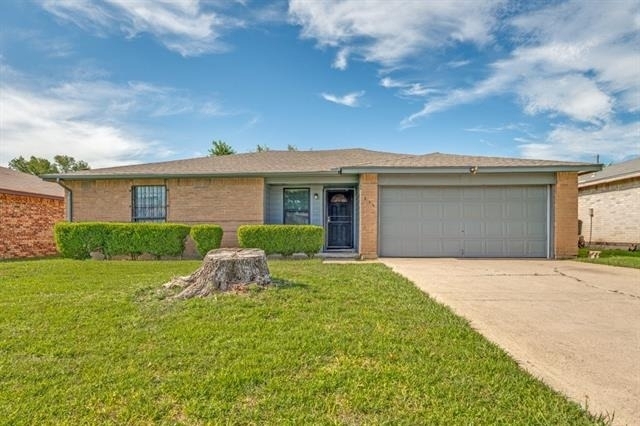 834 Apple Valley - Photo 0