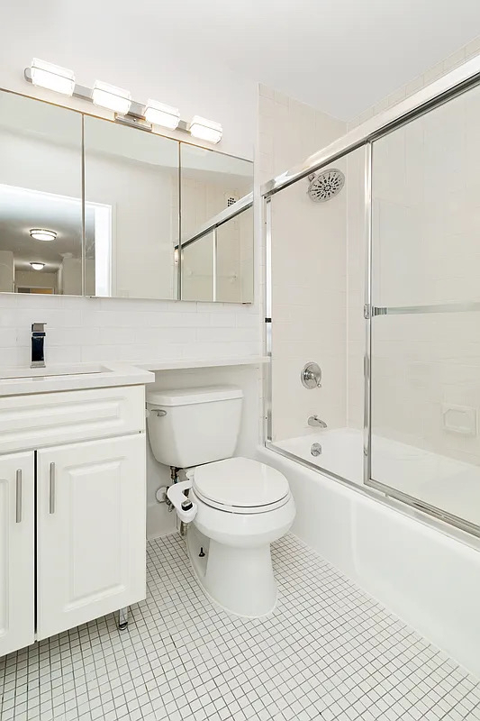 400 East 71st Street - Photo 4