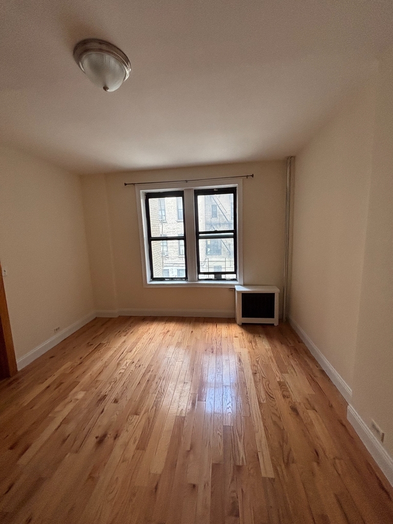 West 204th Street - Photo 5
