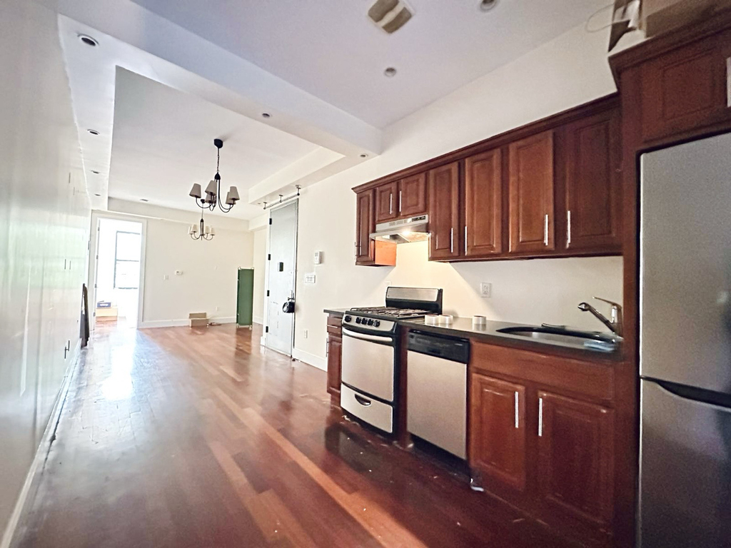 Jefferson Street , Knickerbocker Ave - Photo 0