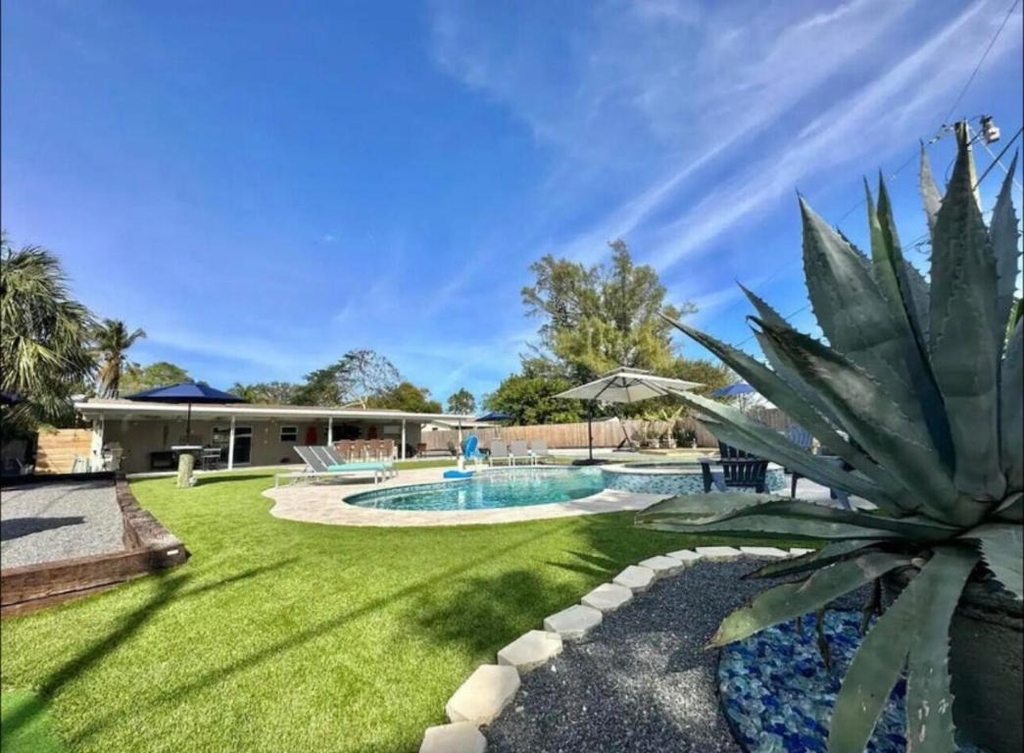 270 Nw 36th Street - Photo 14