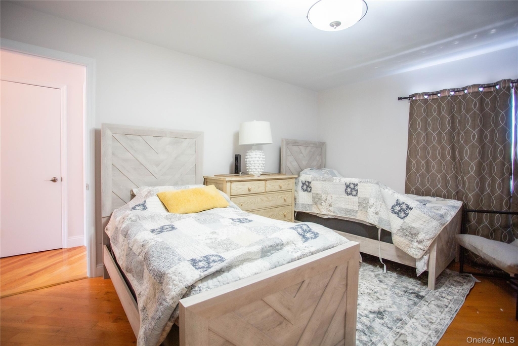 521 W Broadway - Photo 14