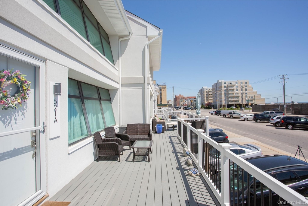 521 W Broadway - Photo 3
