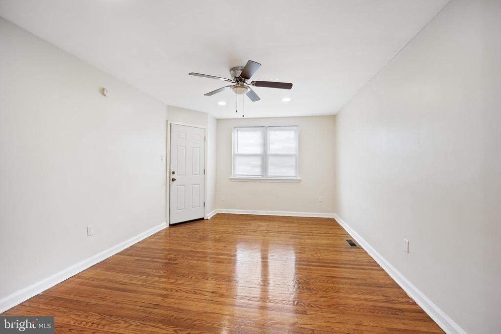 5324 N Marvine Street - Photo 2
