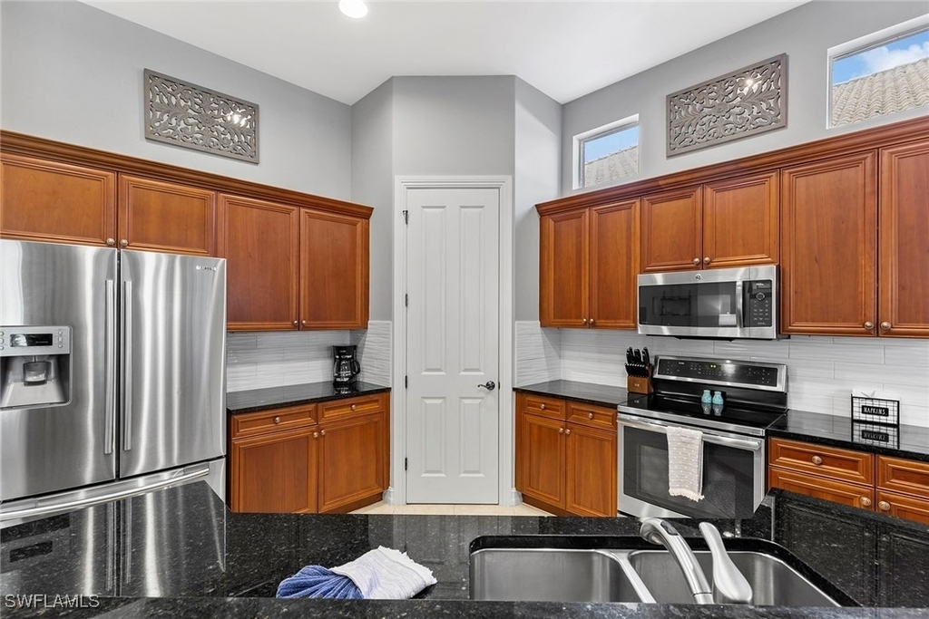 7778 Ashton Road - Photo 8