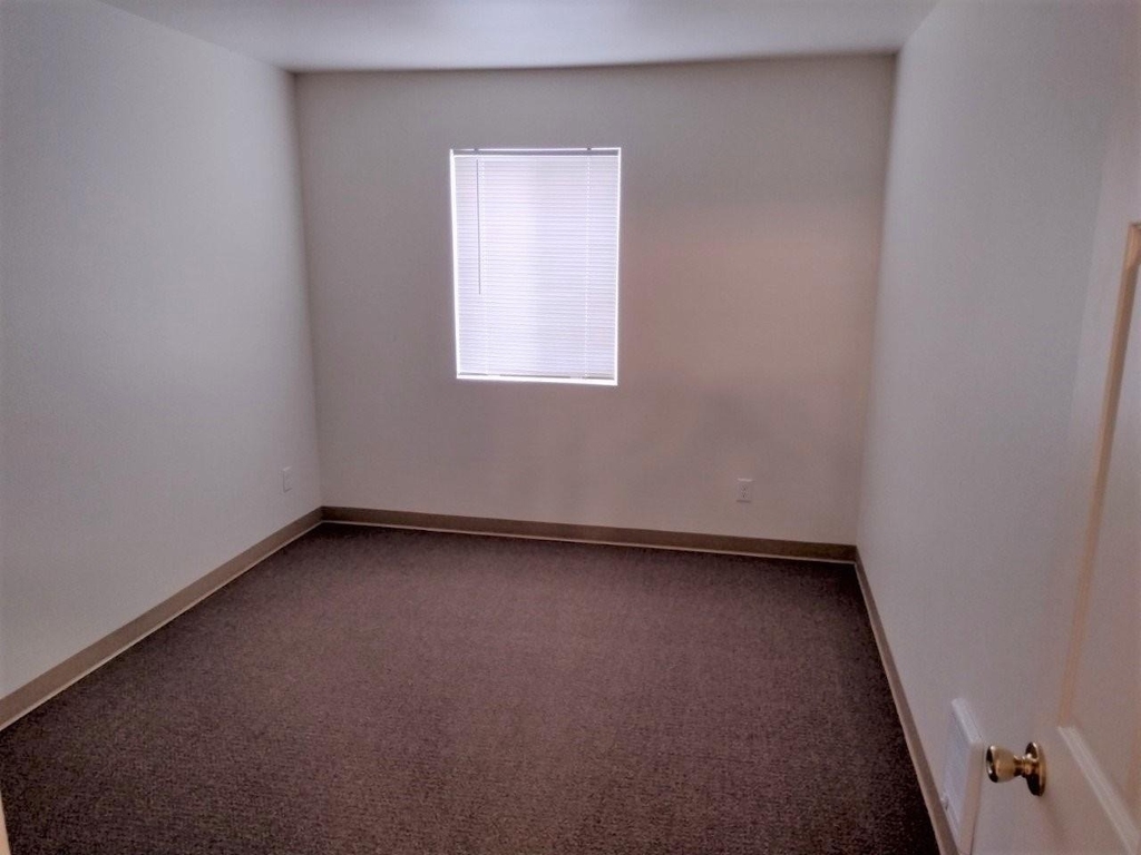 450 J St - Photo 9