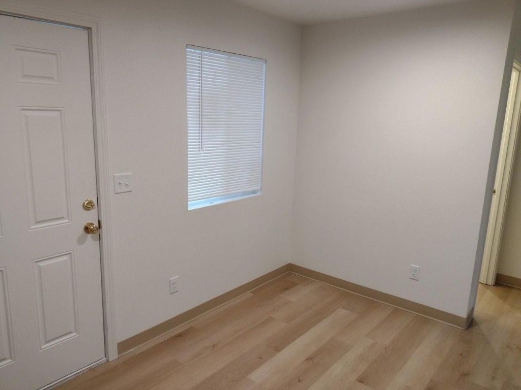 450 J St - Photo 4