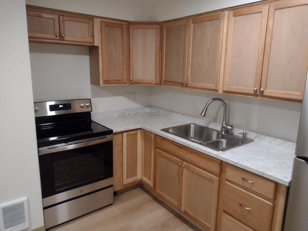 450 J St - Photo 8
