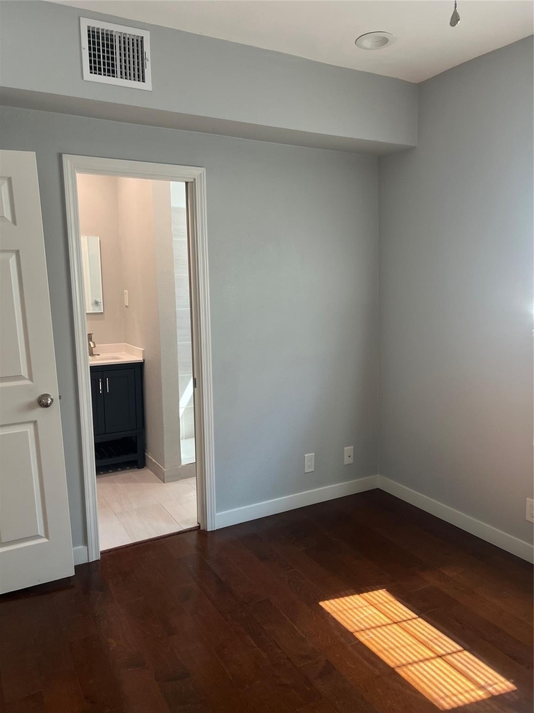 2812 Live Oak Street - Photo 1