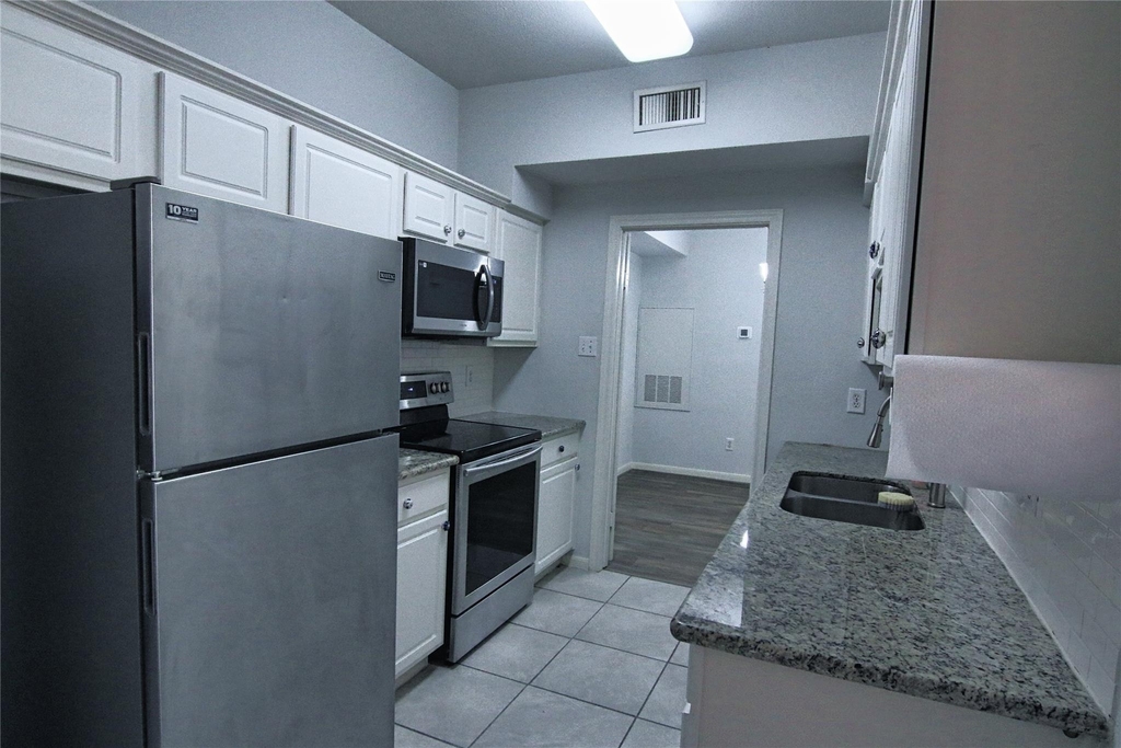 2255 Braeswood Park Drive - Photo 6