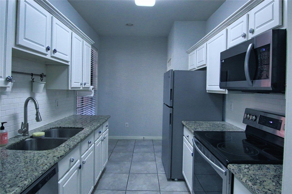 2255 Braeswood Park Drive - Photo 4