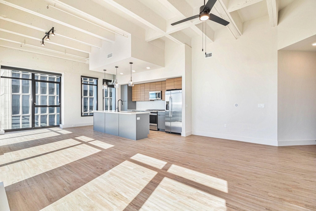 1801 Smith Street - Photo 4