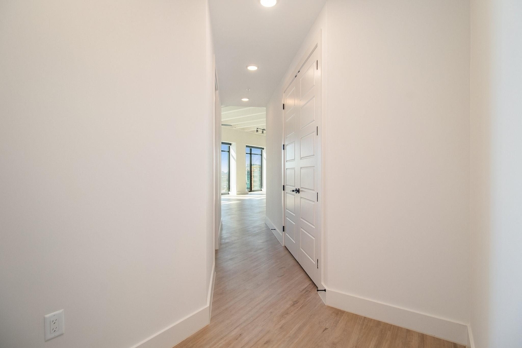 1801 Smith Street - Photo 2