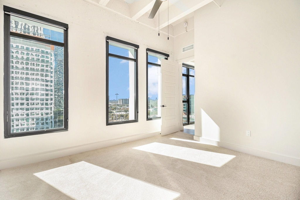 1801 Smith Street - Photo 7