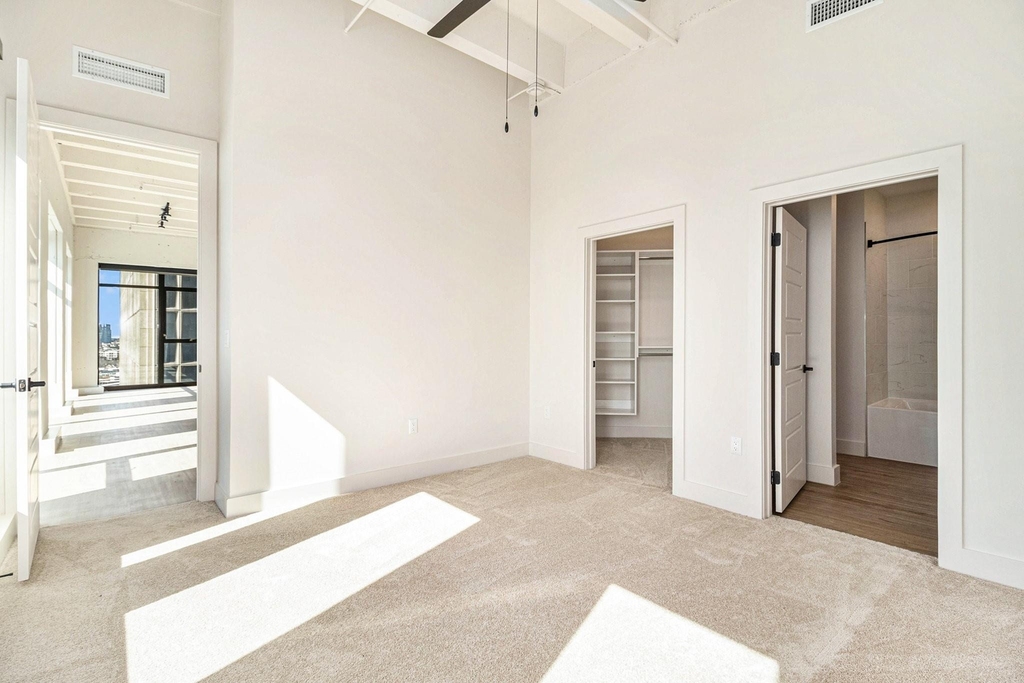 1801 Smith Street - Photo 10