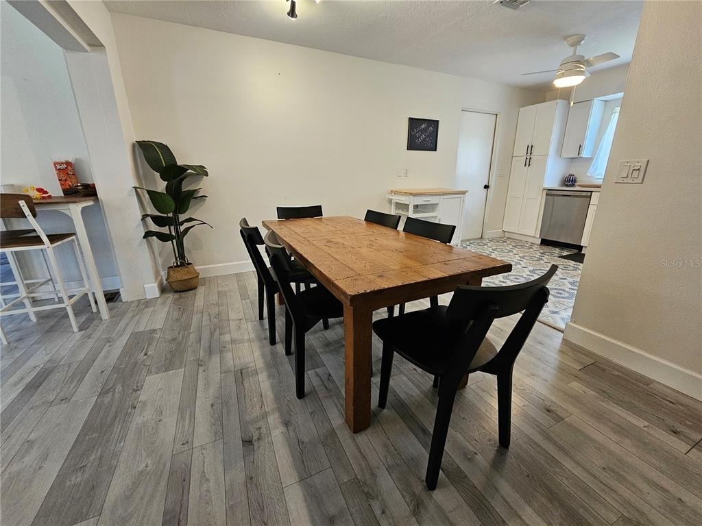 6442 Colonial Drive - Photo 2