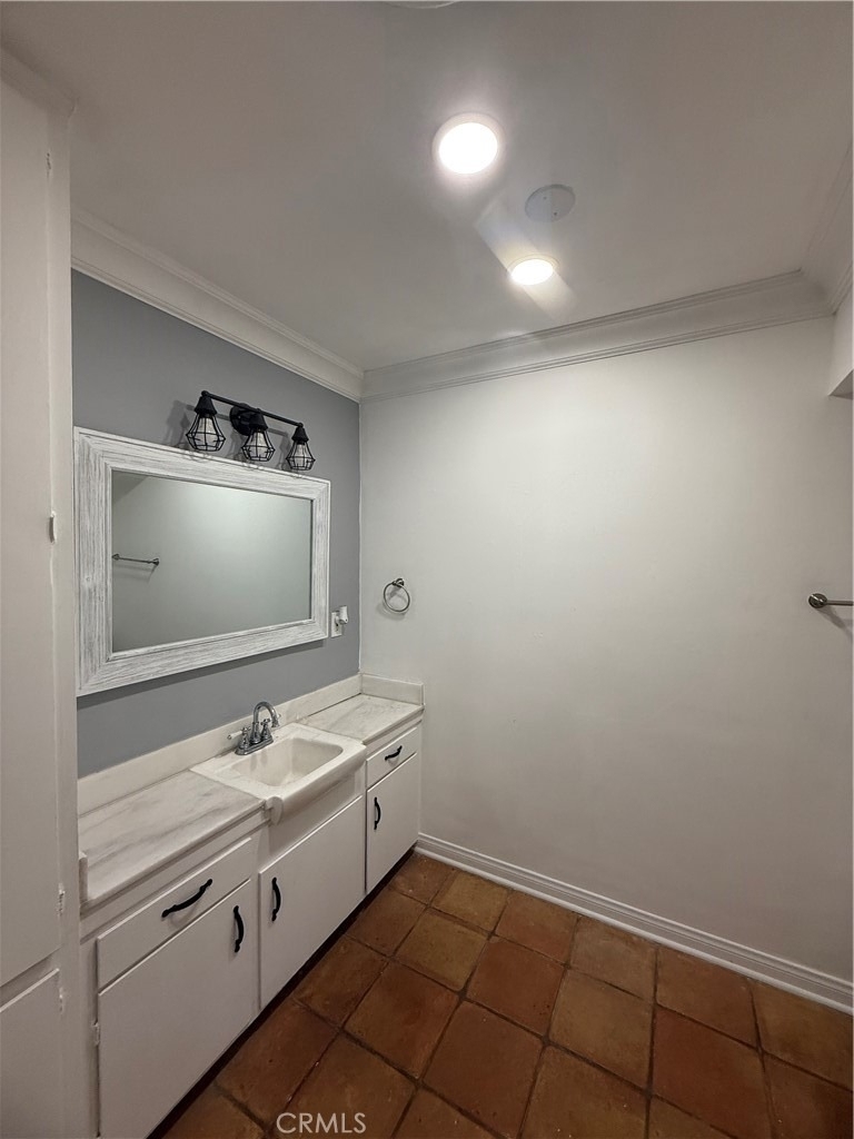 9031 Phyllis Avenue - Photo 6