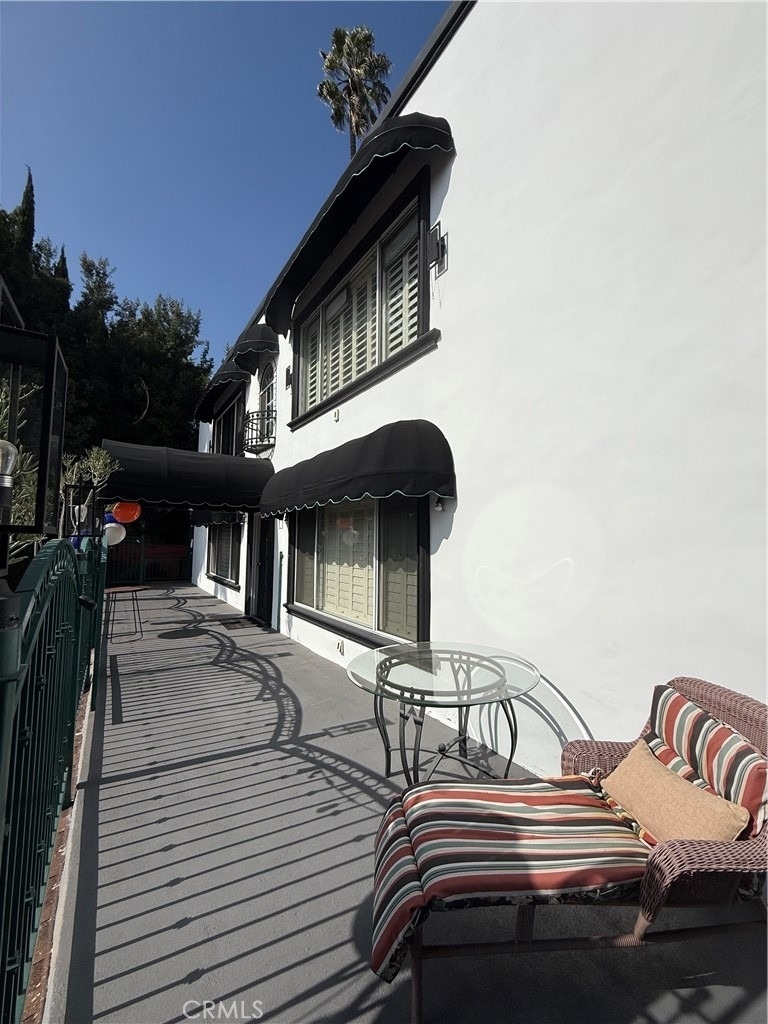 9031 Phyllis Avenue - Photo 12