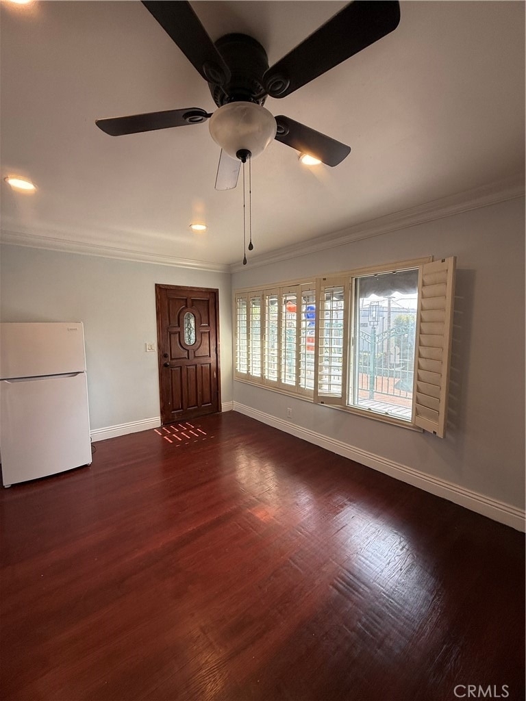 9031 Phyllis Avenue - Photo 3