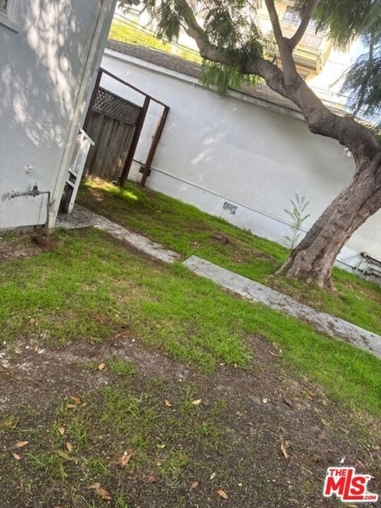 1543 11th Street - Photo 2
