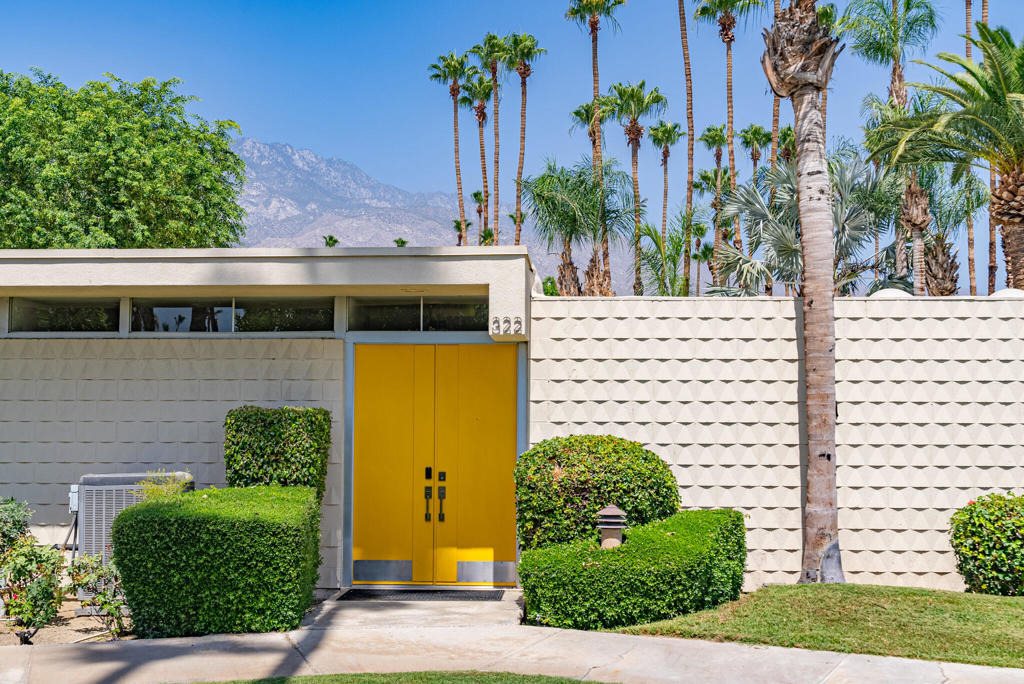 322 Desert Lakes Drive - Photo 2
