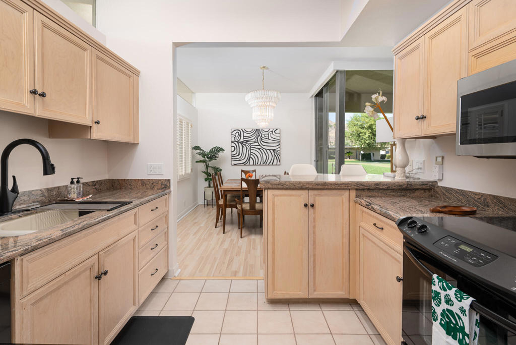 322 Desert Lakes Drive - Photo 12