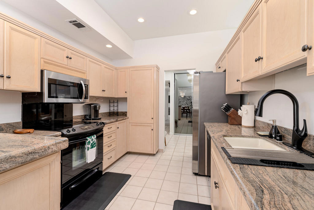 322 Desert Lakes Drive - Photo 11