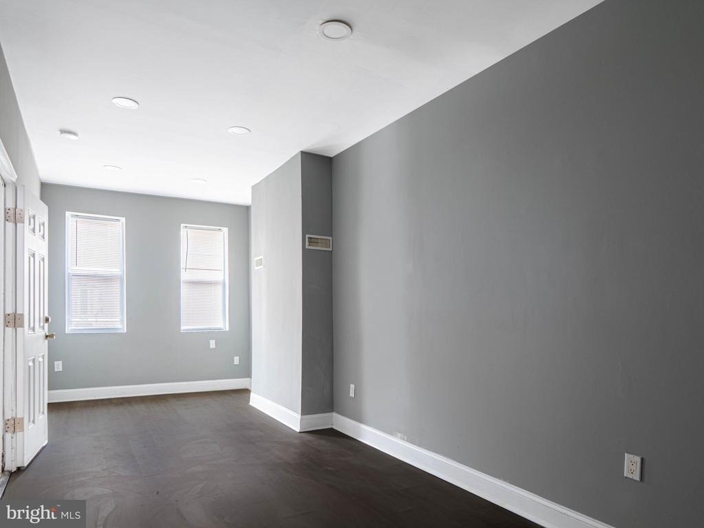 2327 N Carlisle Street - Photo 5