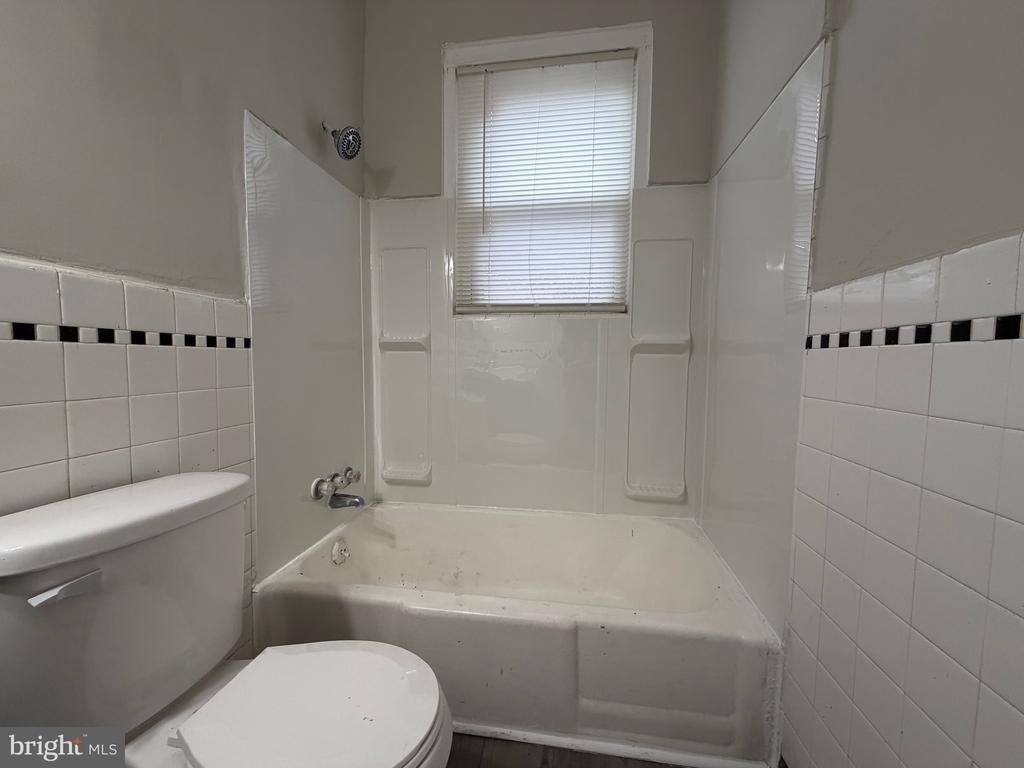 1945 W Hunting Park Avenue - Photo 13