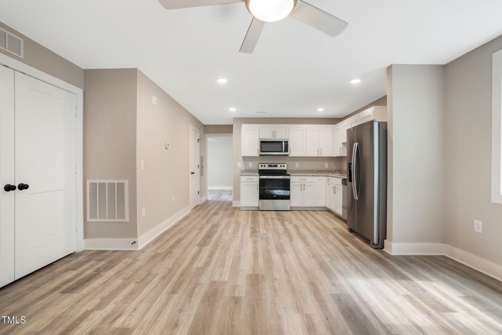 303 Linwood - Photo 4