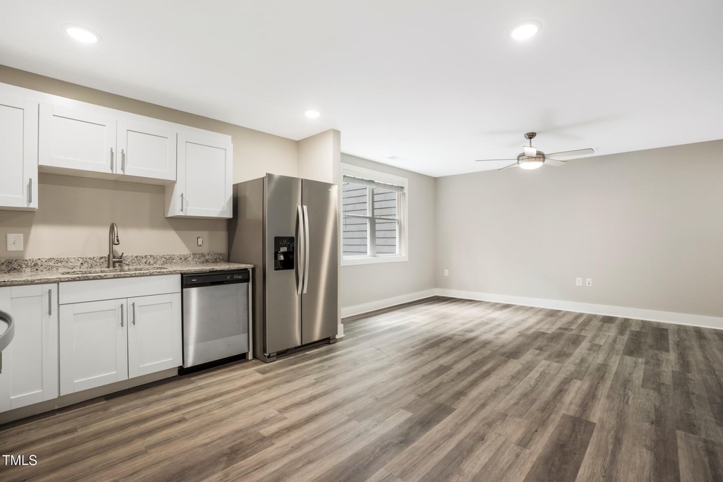 303 Linwood - Photo 11