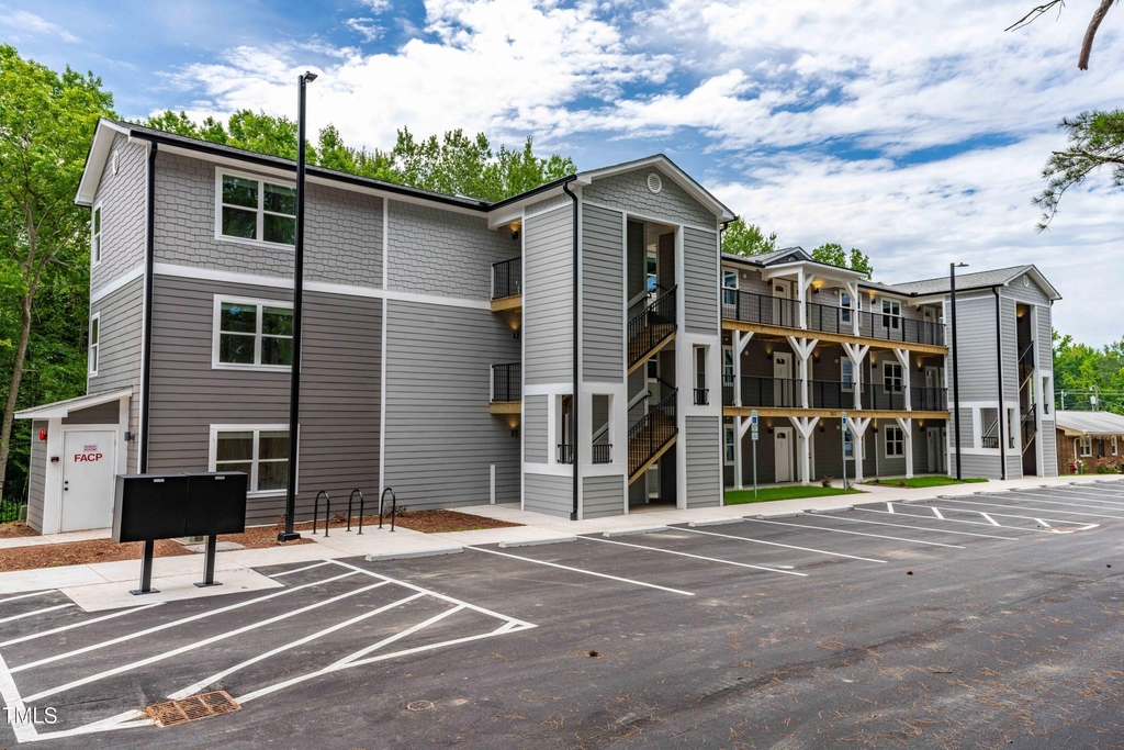 303 Linwood - Photo 18