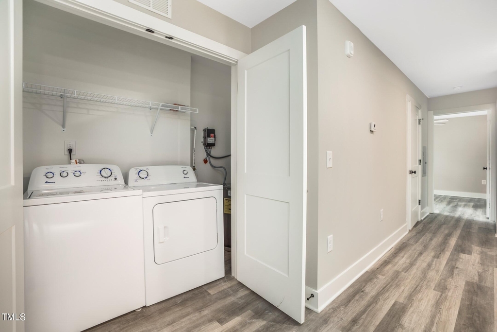 303 Linwood - Photo 12