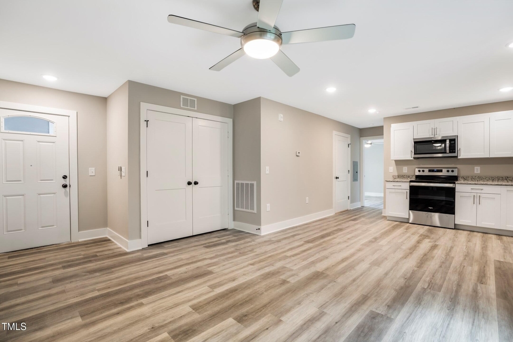 303 Linwood - Photo 5
