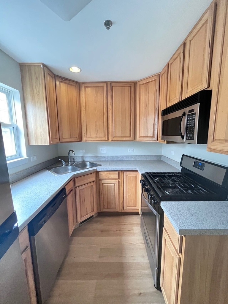 3951 W Ainslie Street - Photo 9