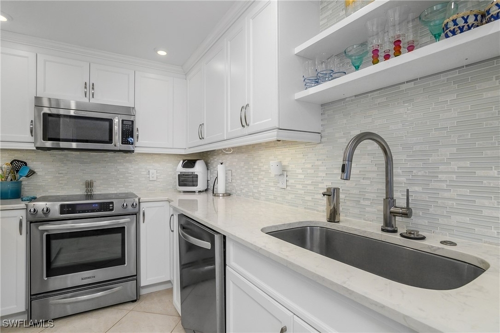 4005 Gulf Shore Boulevard N - Photo 11