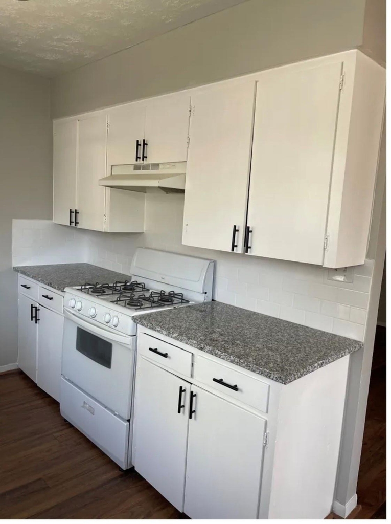 1014 E 23rd Street - Photo 3