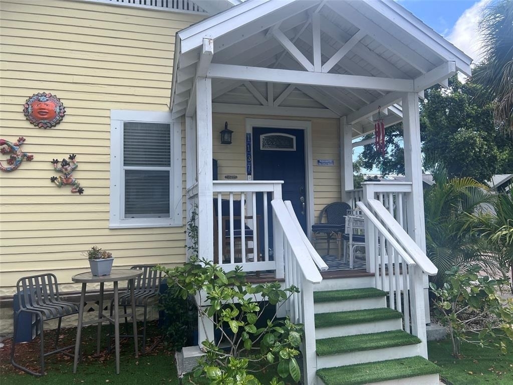 1137 Highland Street S - Photo 0