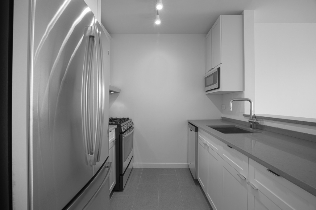420 West 42nd Street - Photo 2