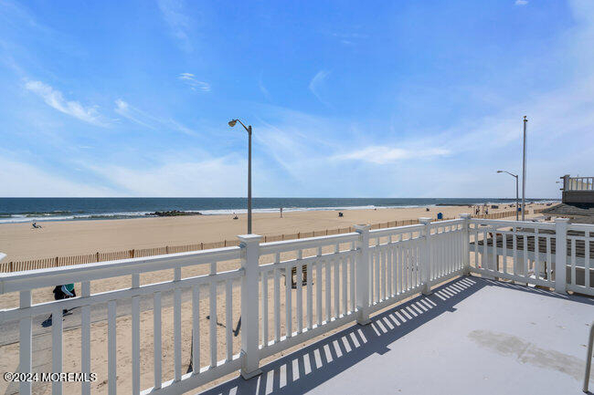 157 Beach Front - Photo 33